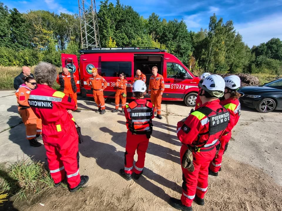 Sobota na robocie
Na zaproszenie Grupa Poszukiwawczo-Ratownicza OSP Wałbrzych bralismy udział w ćwi